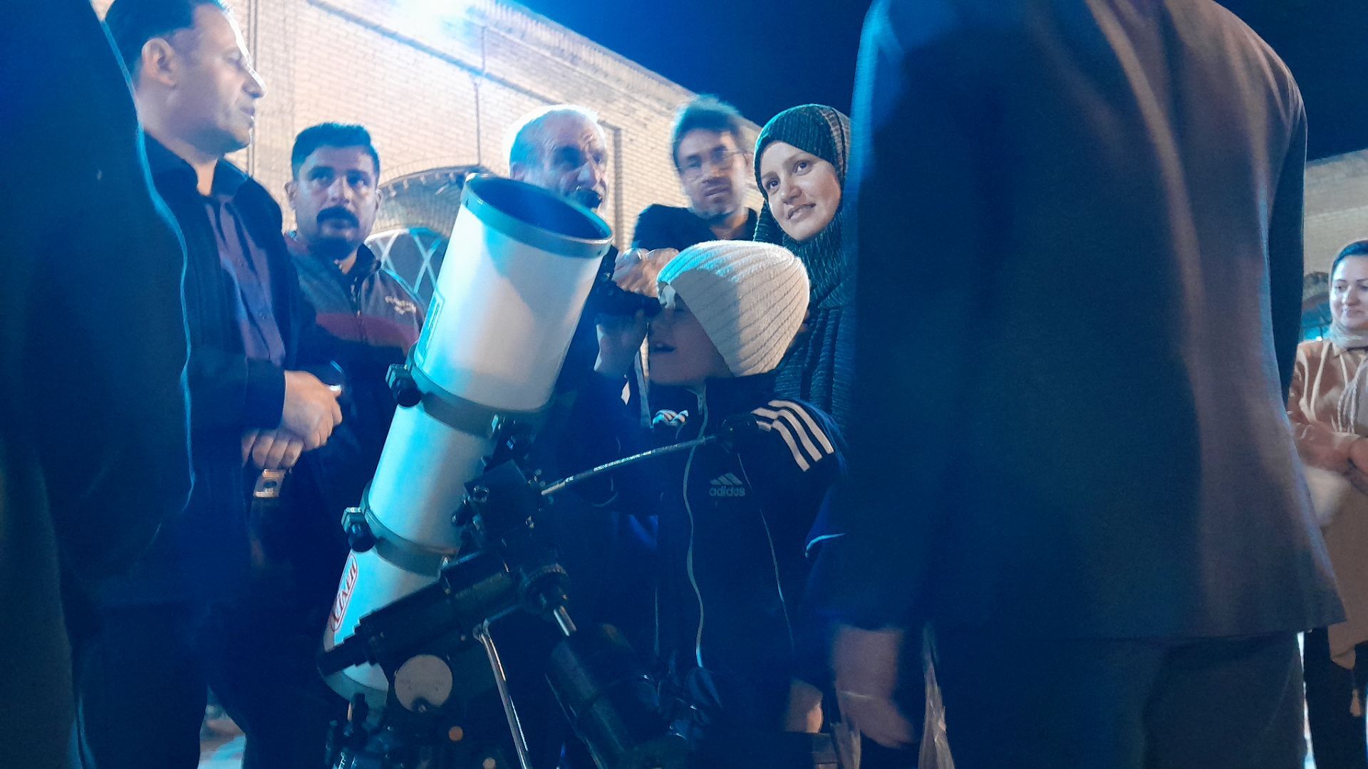 کودکان و بزرگسالان نیشابوری ماه را مشاهده کردند 