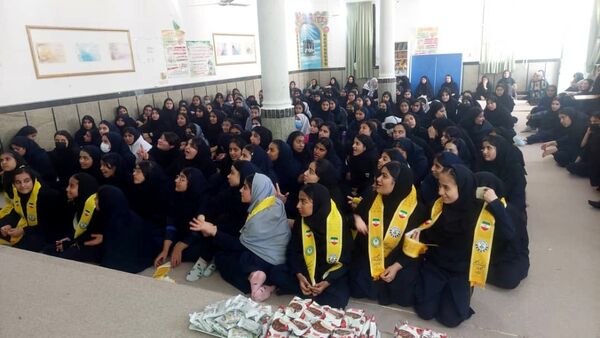 شور و شوق دانش‌آموزان در روز پدر