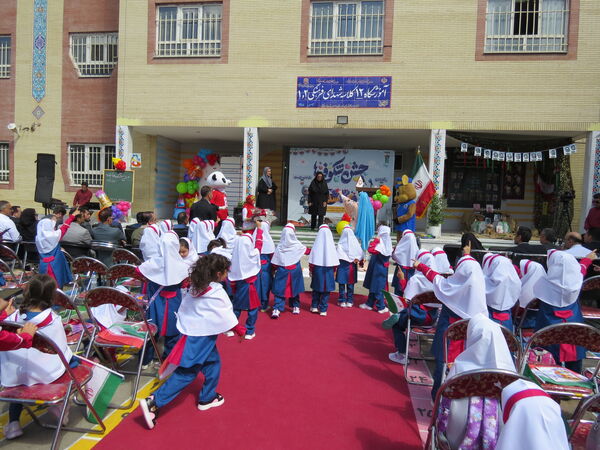 نواختن زنگ اول مهر در مدرسه شهدا فرهنگی 