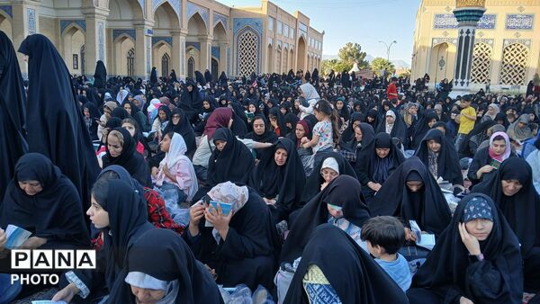 قرائت دعای عرفه در زیارتگاه شهید آیت الله مدرس
