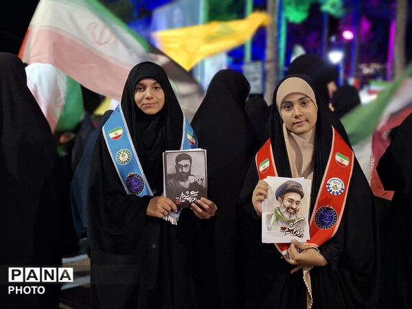 پویش با تو بزرگ شدیم و با تو قد می‌کشیم در رشتخوار