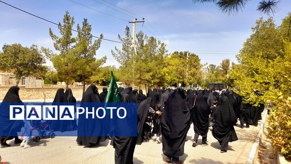 حضور مردم شهرستان نیم‌ور و محلات در پیاده‌روی جاماندگان اربعین