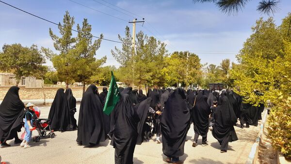 حضور مردم شهرستان نیم‌ور و محلات در پیاده‌روی جاماندگان اربعین