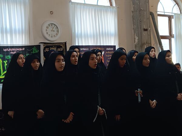 برگزاری برنامه‌ ویژه، به مناسبت ایام فاطمیه در امامزاده نیار اردبیل