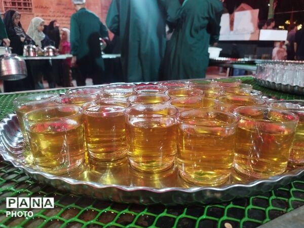 صد و هفتاد و سه شب عطر چای و کرامت؛ «چایخانه حضرت زهرا (س)» همچنان میزبان دل‌های بی‌قرار