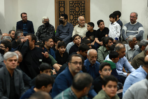 مراسم بزرگداشت شهیدان خدمت در دبیرستان متوسطه دوم امام صادق(ع)