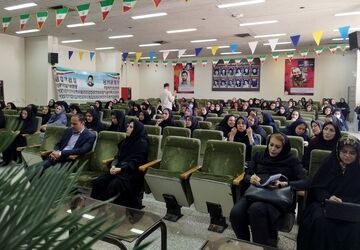 جلسه آموزشی با موضوع مداخلات به هنگام در شناسایی کودکان دیرآموز در دوره پیش دبستان