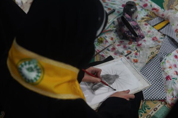 اعتکاف دانش‌آموزی با توزیع بسته «ایرانمون»