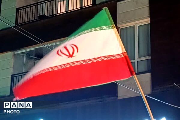  کافه گفتگو نوجوانان مبارز رودهن در تجمعات مردمی شبانه