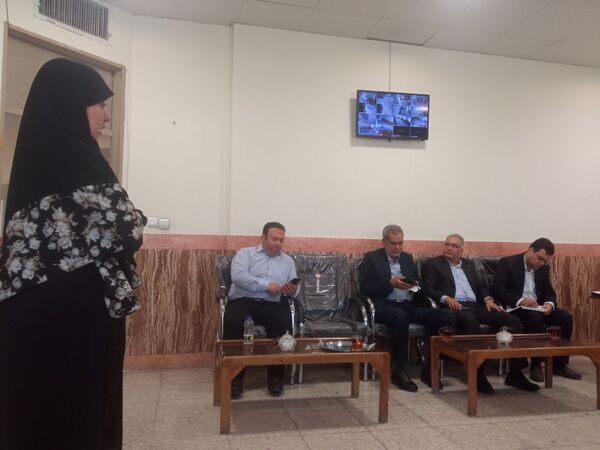 بازدید مدیر اداره ناحیه یک از دبیرستان گلشن آزادی