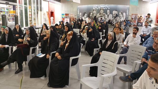 آیین رونمایی و جشن امضای سه کتاب در بخش ادبیات داستانی حوزه هنری فارس