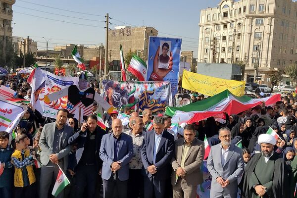 حضور پرشور دانش‌آموزان در راهپیمایی ۱۳آبان منطقه کهریزک 