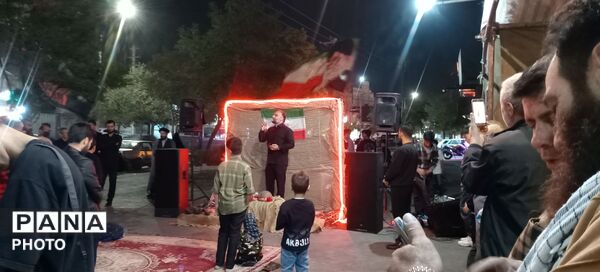 دویست شب ایستادگی پای پرچم در مشهد