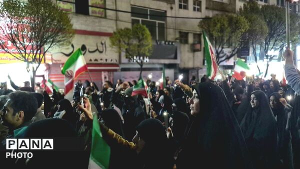 حماسه پرشور مردم فردیس، از ادای احترام به مقام شامخ شهیدان تا محکومیت جنایات استکبار جهانی