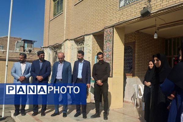 بازدید معاون پرورشی و فرهنگی اداره‌کل شهرستانهای استان تهران از جشنواره انار در هنرستان ام‌البنین ورامین