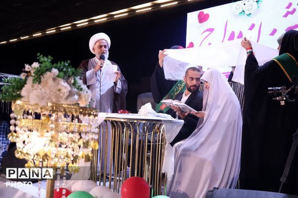جشن ازدواج ۱۴ زوج جوان در میدان معلم شیراز - 2