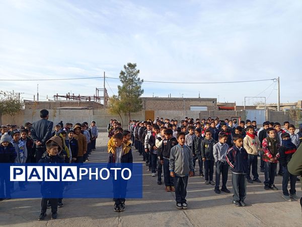 مراسم صبحگاهی در مدرسه پسرانه برادران ابراهیمی نیا