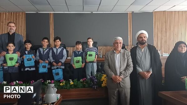 تجلیل از برگزیدگان رویدادهای قرآنی و فرهنگی منطقه ۱۶ تهران