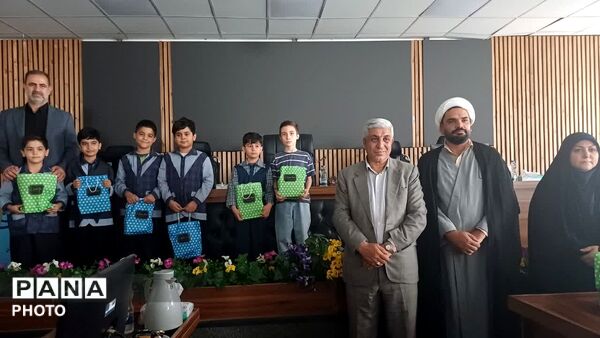 تجلیل از برگزیدگان رویدادهای قرآنی و فرهنگی منطقه ۱۶ تهران