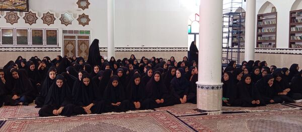 تجدید میثاق نسل آینده با شهدای دیروز در مسجد جامع شادمهر