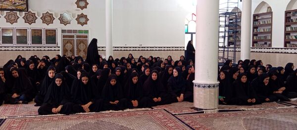 تجدید میثاق نسل آینده با شهدای دیروز در مسجد جامع شادمهر