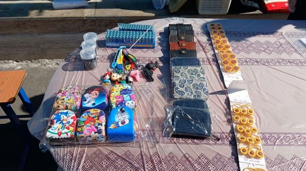 برپایی بازارچه کسب و کار در دبیرستان شهید معمارزاده ناحیه 2 کرج 