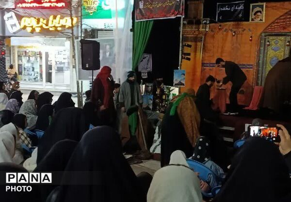 تجمع مینودشت با شب‌های دیگر متفاوت بود