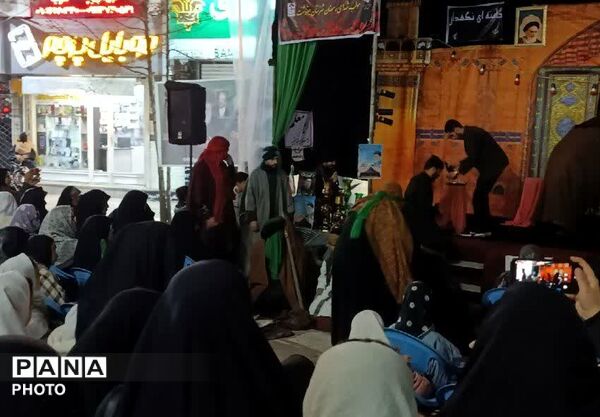تجمع مینودشت با شب‌های دیگر متفاوت بود