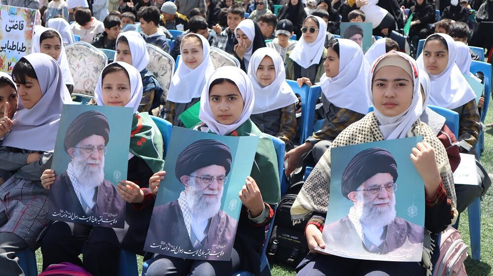 کاشت نهال نماد حیات، امید، پویایی و آینده‌سازی است