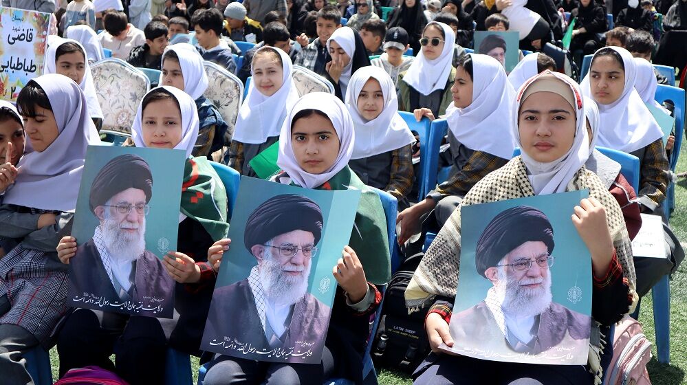 کاشت نهال نماد حیات، امید، پویایی و آینده‌سازی است