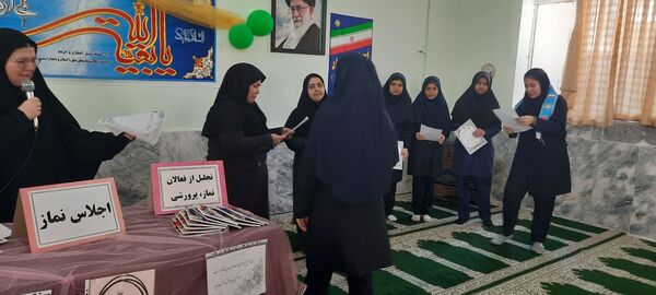 شور انقلابی و شمیم مهدوی در دبیرستان تمام تشکیلاتی الزهرا(س) شهرستان سرخس