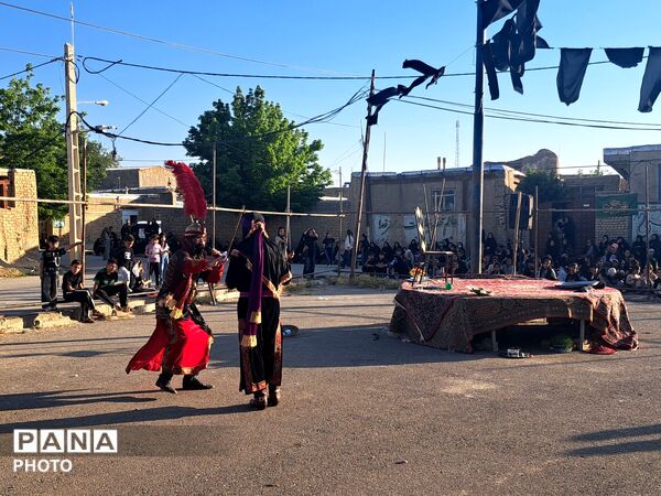 برگزاری مراسم تعزیه در روستای دهنو آورزمان با حضور اهالی منطقه