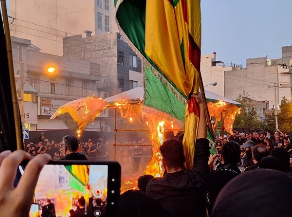 آیین خیمه سوزان عصر عاشورا در مشهد