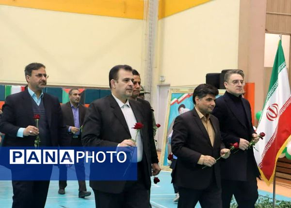 آیین استانی نواختن زنگ انقلاب استان خراسان رضوی در ناحیه ۵ مشهد