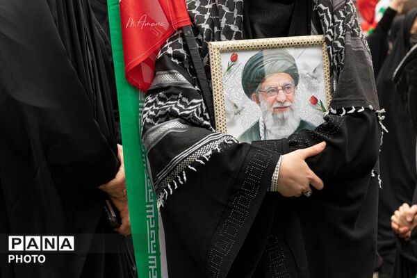 سربازان کوچک در اجتماع مردمی تبریز به خونخواهی از رهبر شهید