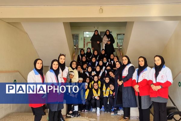  مانور زلزله در مدرسه فرزانگان ورامین