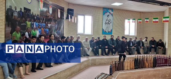 نواختن زنگ زورخانه ای و پهلوانی در شهرستان سلسله 