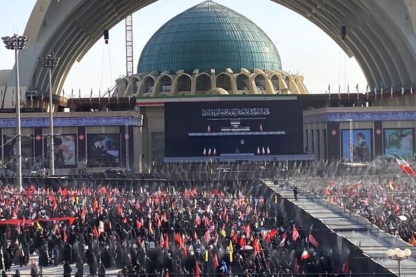 دریای سرخ سوگ؛ وداع یک ملت با رهبرش
