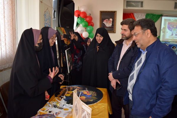 مدرسه امام حسین (ع) میزبان مسئولان اداره‌کل در جشنواره ماها
