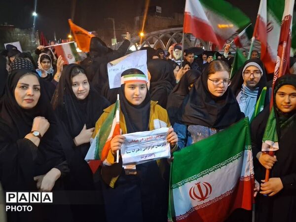 دانش‌آموزان پای کار وطن