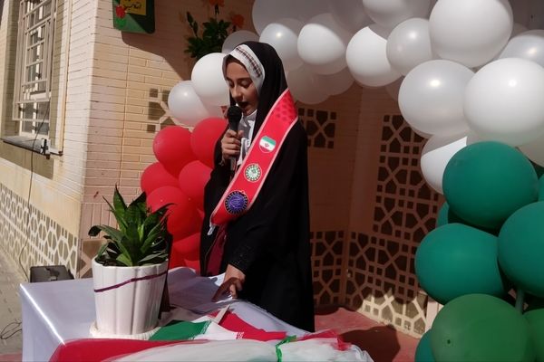 جشن دهه انقلاب و زنگ حماسه آفرینی انقلاب در دبستان شطیطه ۲