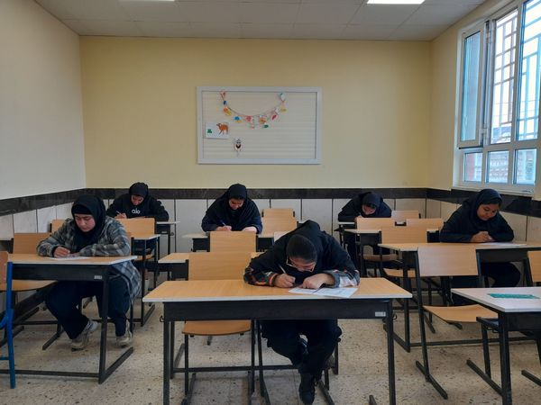 امتحانات نوبت اول در دبیرستان مادرمهربان خلیل آباد