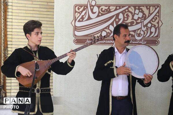 آیین گلباران مزار استاد شهریار در تبریز 