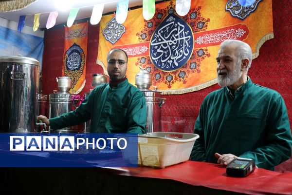 خیابان امام رضا(ع)  مشهد مملو از جمعیت در جشن باشکوه شب نیمه شعبان