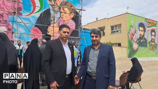 آیین اهتزاز پرچم امام رضا(ع) و رونمایی از دیوارنگاره کودکان میناب در شهر کهک