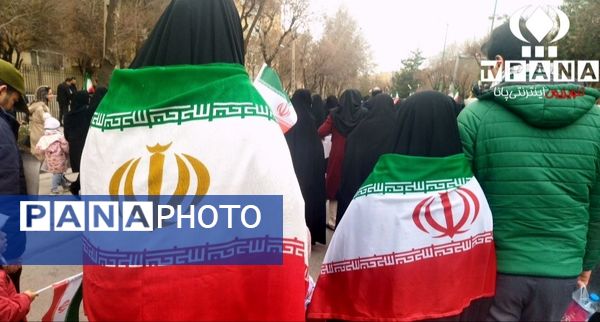 ثبت شکوه انقلاب از قاب دوربین در همدان