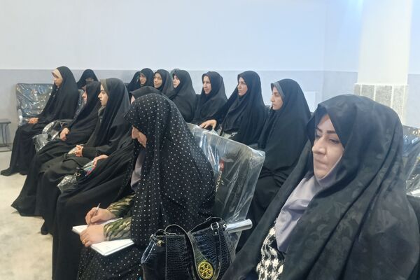 جلسه هم اندیشی راهکارهای جذب دانش آموزان به نماز