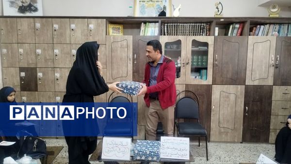 قدردانی  دختران پیشتاز دبیرستان شاهد تکتم از فرشتگان سفیدپوش بیمارستان ۱۷شهریور مشهد