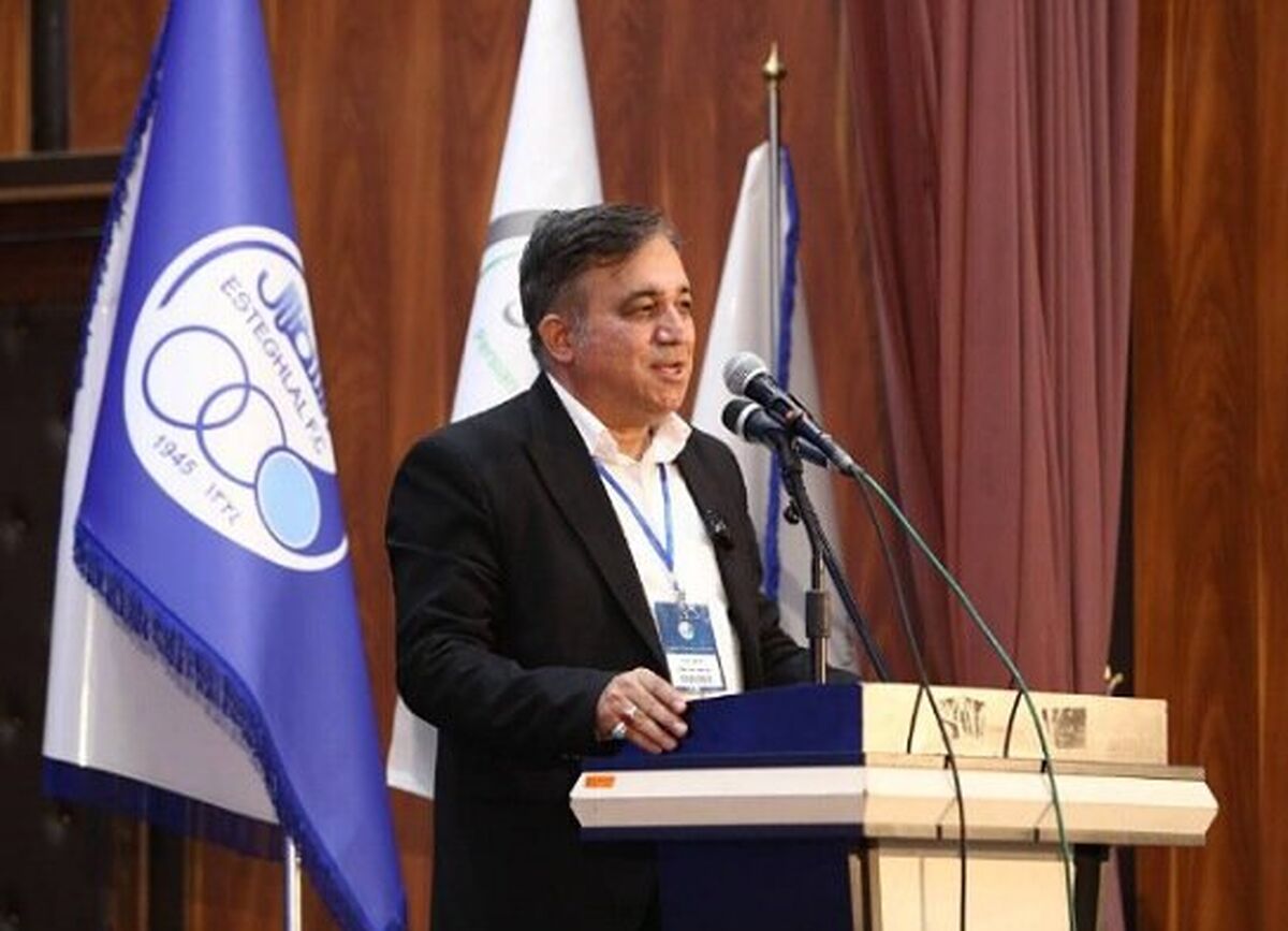 تاجرنیا: یا ادامه کامل لیگ یا اعلام قهرمانی استقلال
