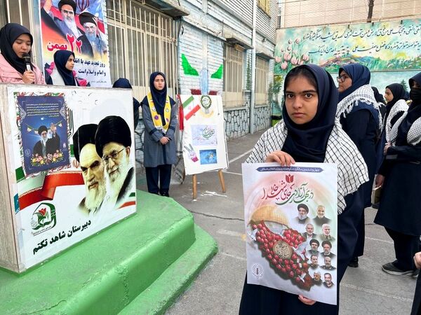 زنگ انقلاب در دبیرستان شاهد تکتم نواخته شد